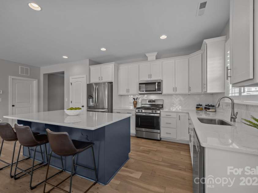 6531 Wildbrook Drive, Charlotte, NC 28269.  MLS# CAR4262621, YatesRealty ID 27550. 