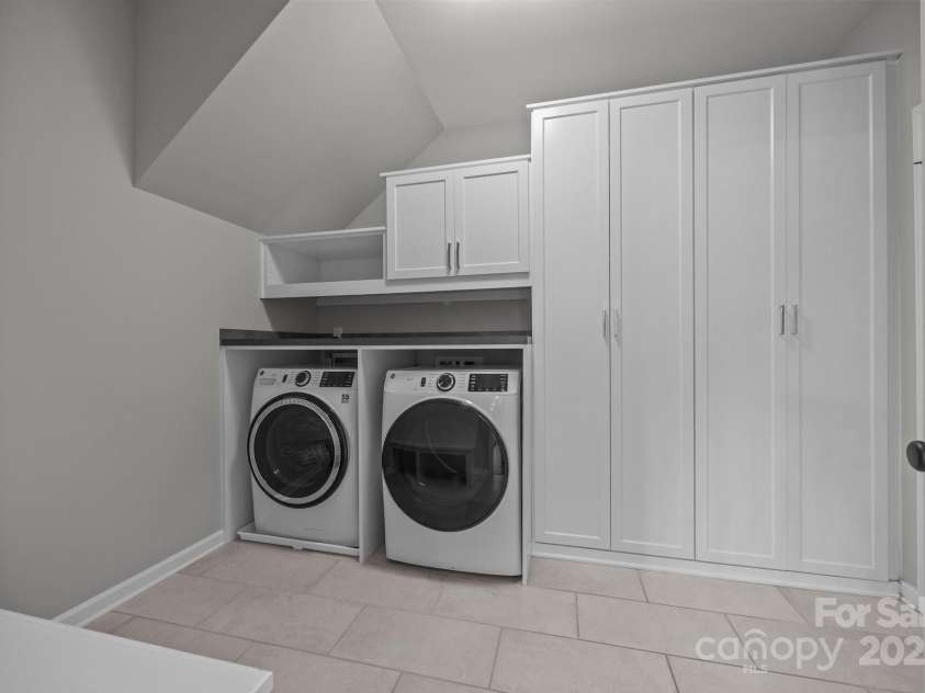 6531 Wildbrook Drive, Charlotte, NC 28269.  MLS# CAR4262621, YatesRealty ID 27550. 