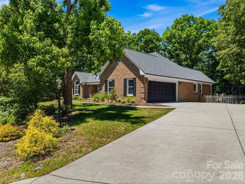 18 High Bluff Drive, Weaverville, NC 28787.  MLS# CAR4384684, YatesRealty ID 27552. 