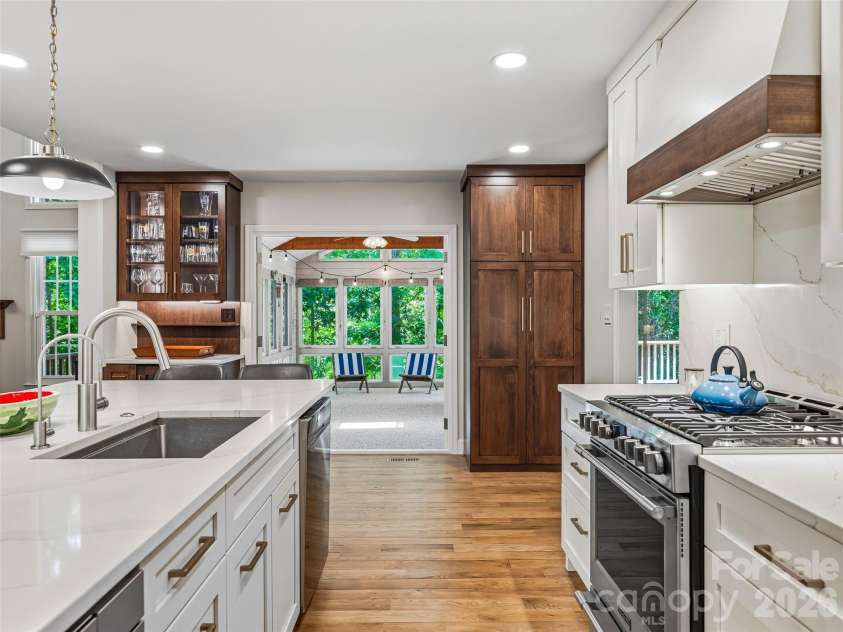 18 High Bluff Drive, Weaverville, NC 28787.  MLS# CAR4384684, YatesRealty ID 27552. 