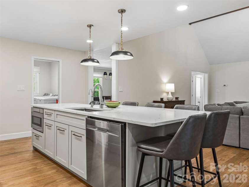 18 High Bluff Drive, Weaverville, NC 28787.  MLS# CAR4384684, YatesRealty ID 27552. 