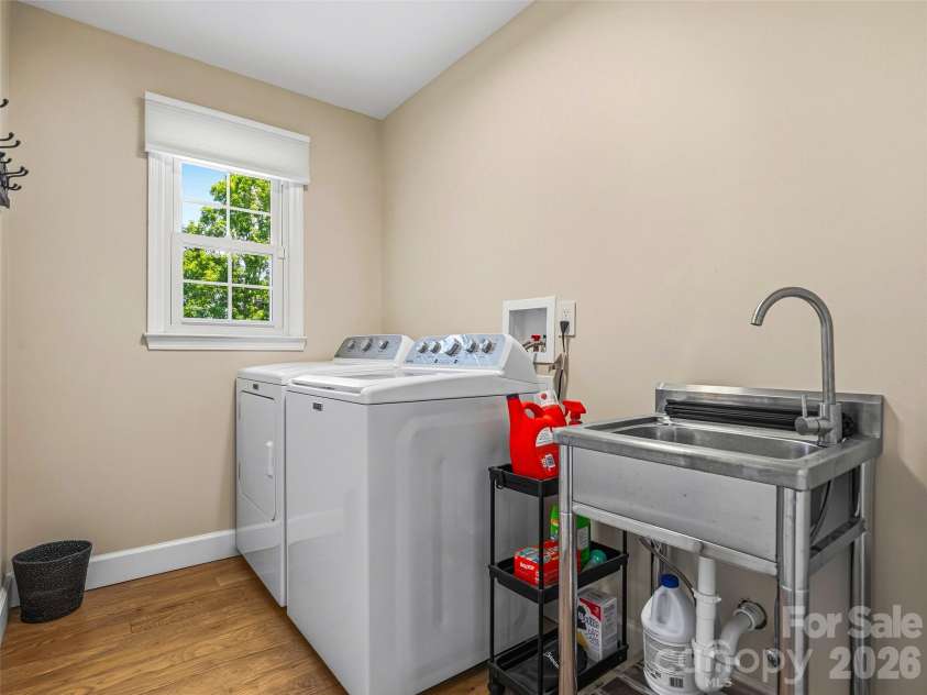 18 High Bluff Drive, Weaverville, NC 28787.  MLS# CAR4384684, YatesRealty ID 27552. 