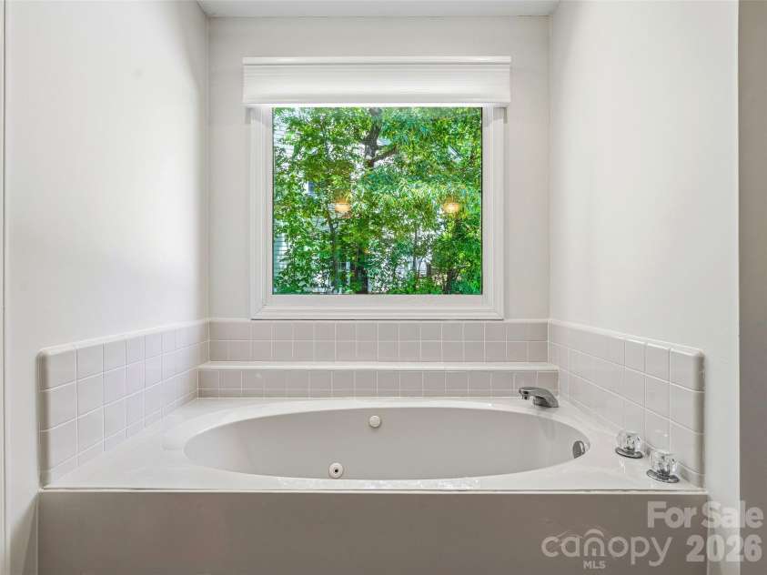 18 High Bluff Drive, Weaverville, NC 28787.  MLS# CAR4384684, YatesRealty ID 27552. 