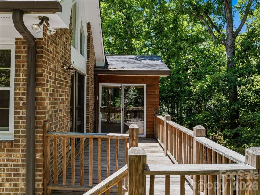 18 High Bluff Drive, Weaverville, NC 28787.  MLS# CAR4384684, YatesRealty ID 27552. 