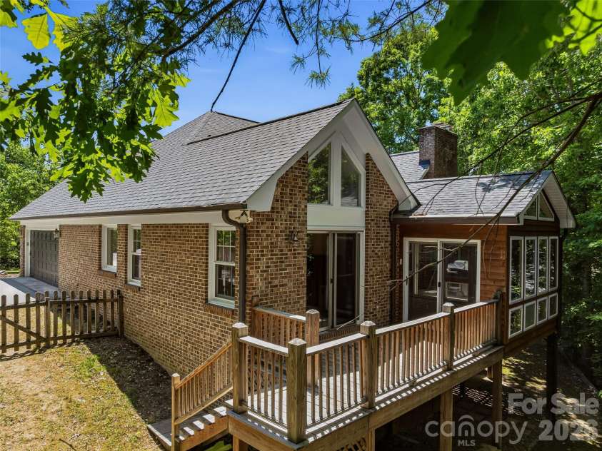 18 High Bluff Drive, Weaverville, NC 28787.  MLS# CAR4384684, YatesRealty ID 27552. 