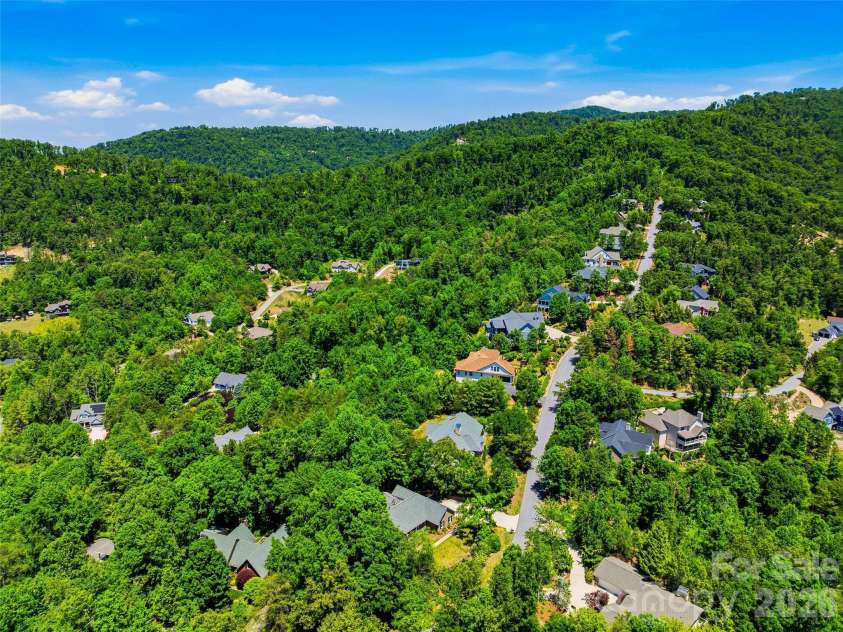 18 High Bluff Drive, Weaverville, NC 28787.  MLS# CAR4384684, YatesRealty ID 27552. 