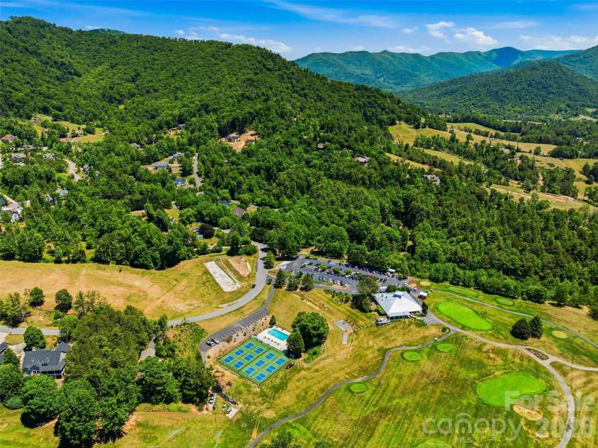 18 High Bluff Drive, Weaverville, NC 28787.  MLS# CAR4384684, YatesRealty ID 27552. 