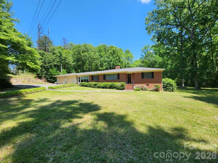 2333 Lynwood Drive, Lancaster, SC 29720.  MLS# CAR4383671, YatesRealty ID 27553. 