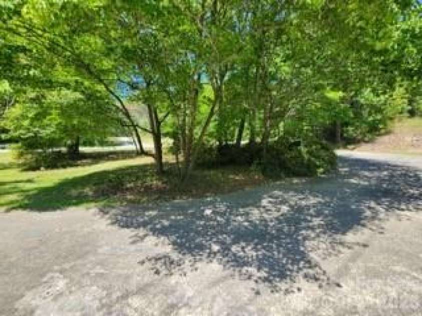 2333 Lynwood Drive, Lancaster, SC 29720.  MLS# CAR4383671, YatesRealty ID 27553. 