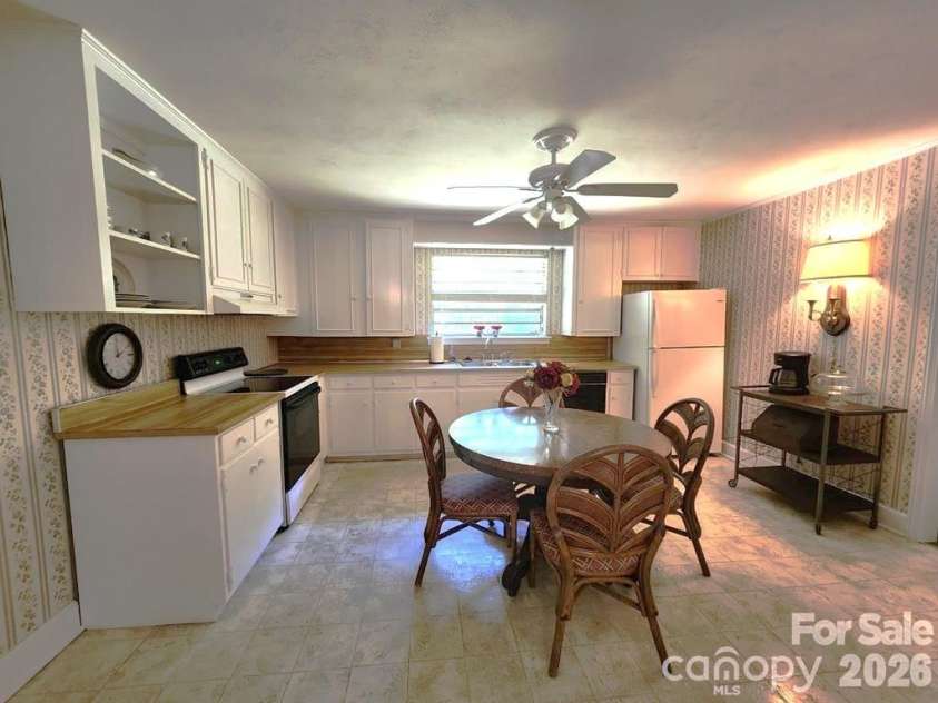 2333 Lynwood Drive, Lancaster, SC 29720.  MLS# CAR4383671, YatesRealty ID 27553. 