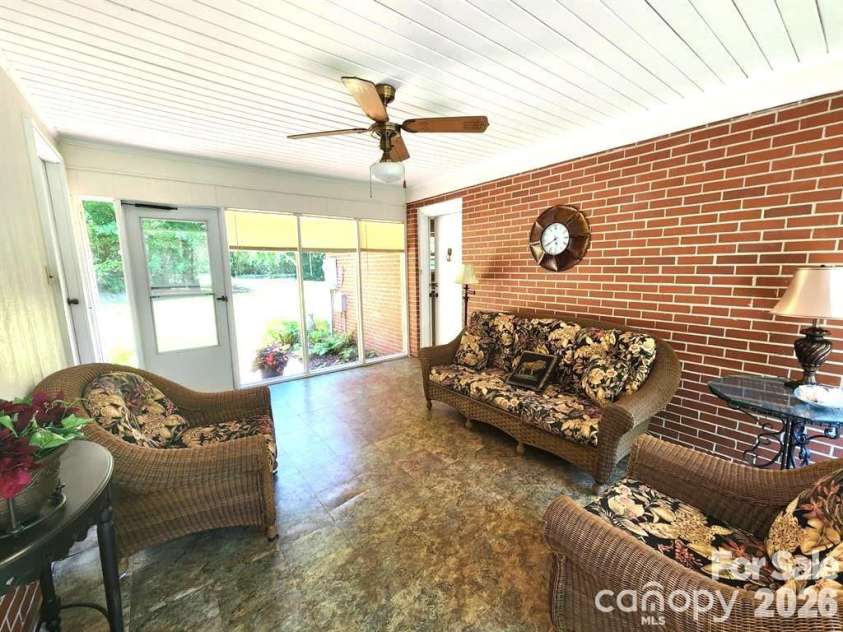 2333 Lynwood Drive, Lancaster, SC 29720.  MLS# CAR4383671, YatesRealty ID 27553. 