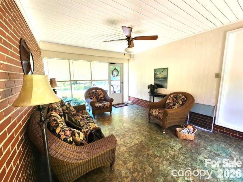 2333 Lynwood Drive, Lancaster, SC 29720.  MLS# CAR4383671, YatesRealty ID 27553. 