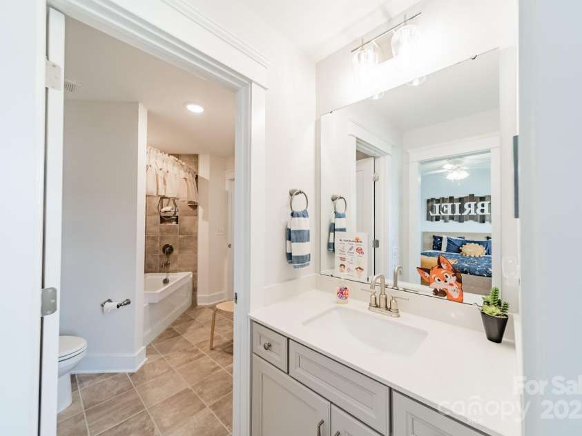 849 Yucatan Drive, Waxhaw, NC 28173.  MLS# CAR4281453, YatesRealty ID 27553. Jack & Jill Bathroom