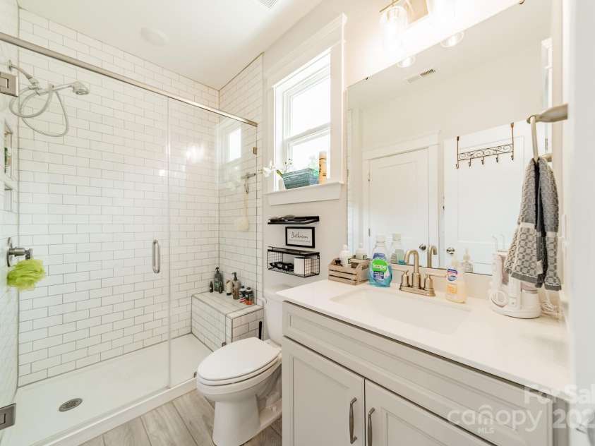 849 Yucatan Drive, Waxhaw, NC 28173.  MLS# CAR4281453, YatesRealty ID 27553. Main Level Bathroom
