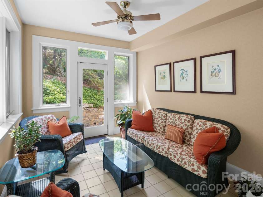 19 Blackwood Road, Asheville, NC 28804.  MLS# CAR4369700, YatesRealty ID 27554. 
