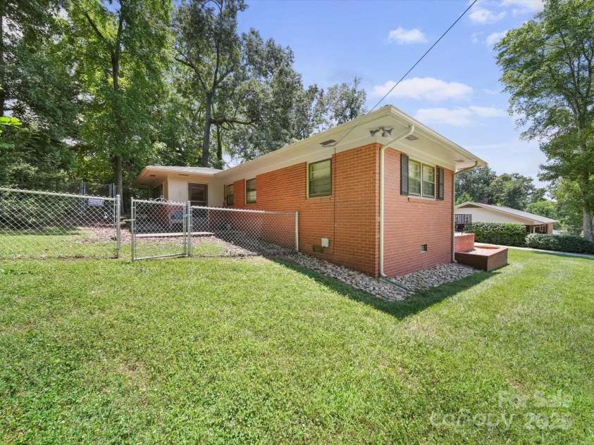 312 Garrison Drive, Albemarle, NC 28001.  MLS# CAR4278384, YatesRealty ID 27554. 