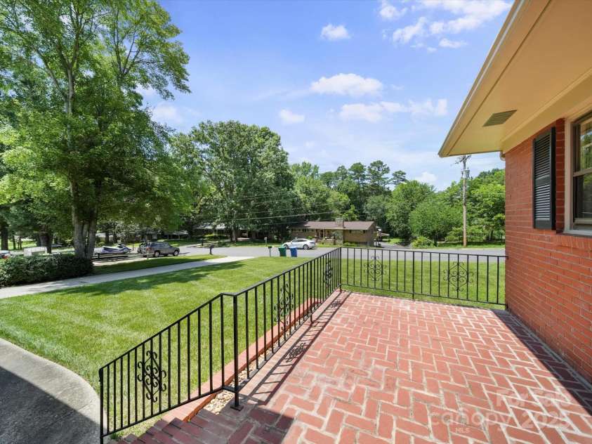 312 Garrison Drive, Albemarle, NC 28001.  MLS# CAR4278384, YatesRealty ID 27554. 