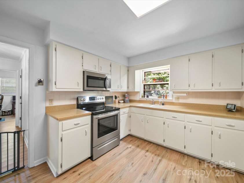 312 Garrison Drive, Albemarle, NC 28001.  MLS# CAR4278384, YatesRealty ID 27554. 