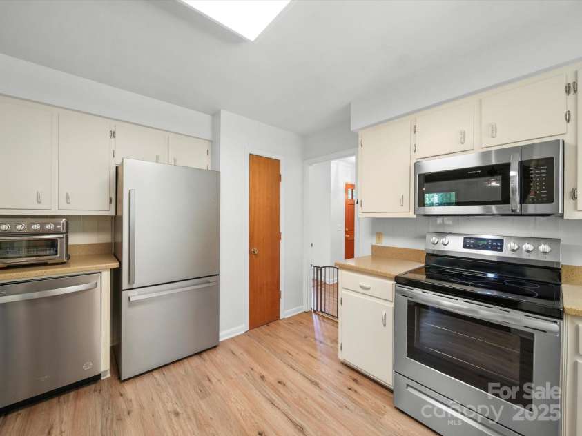 312 Garrison Drive, Albemarle, NC 28001.  MLS# CAR4278384, YatesRealty ID 27554. 