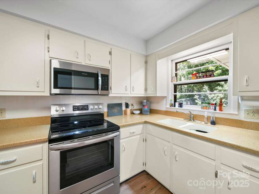 312 Garrison Drive, Albemarle, NC 28001.  MLS# CAR4278384, YatesRealty ID 27554. 