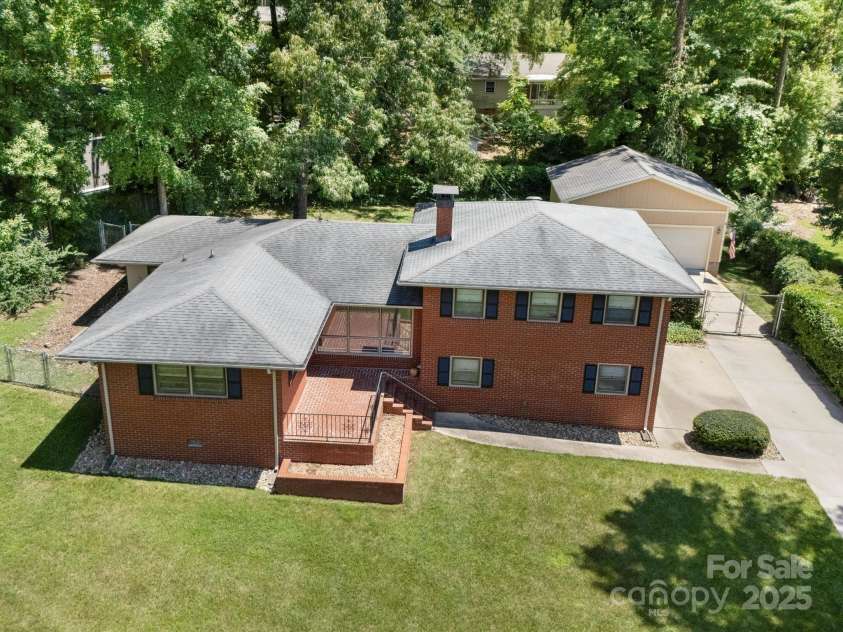 312 Garrison Drive, Albemarle, NC 28001.  MLS# CAR4278384, YatesRealty ID 27554. 