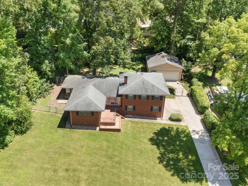 312 Garrison Drive, Albemarle, NC 28001.  MLS# CAR4278384, YatesRealty ID 27554. 