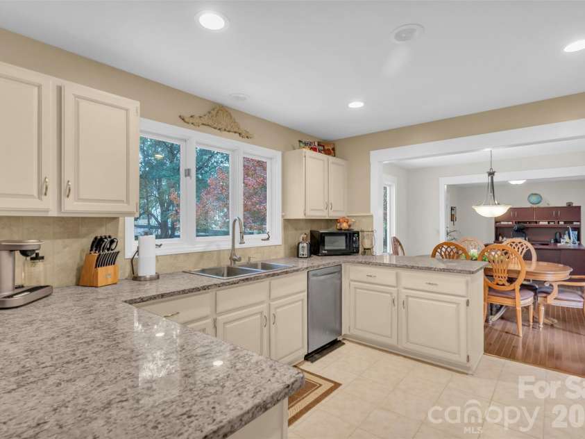 1021 Parkwood Drive, Leland, NC 28451.  MLS# CAR4388129, YatesRealty ID 27556. 
