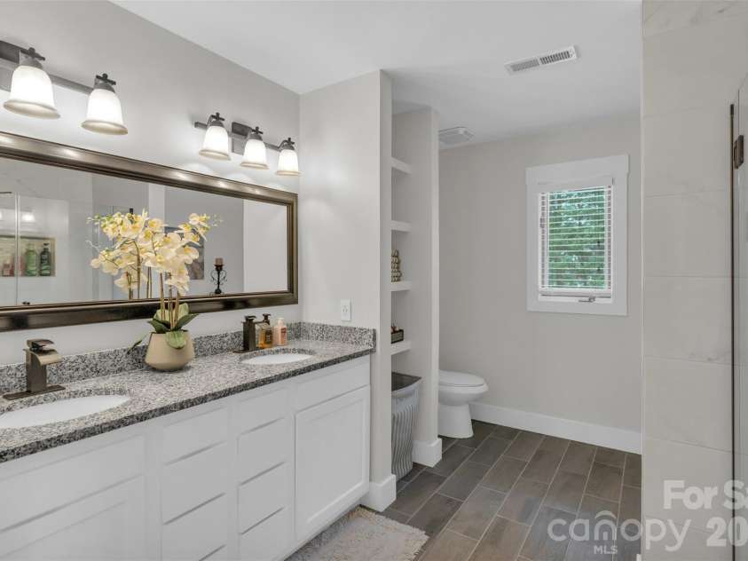 1021 Parkwood Drive, Leland, NC 28451.  MLS# CAR4388129, YatesRealty ID 27556. 