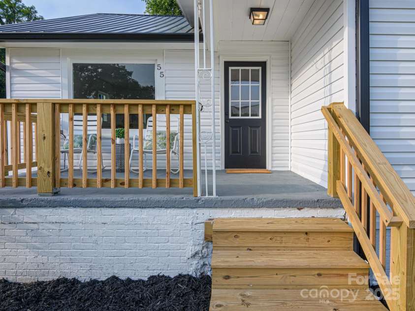 55 Scates Street, Waynesville, NC 28786.  MLS# CAR4275458, YatesRealty ID 27557. 