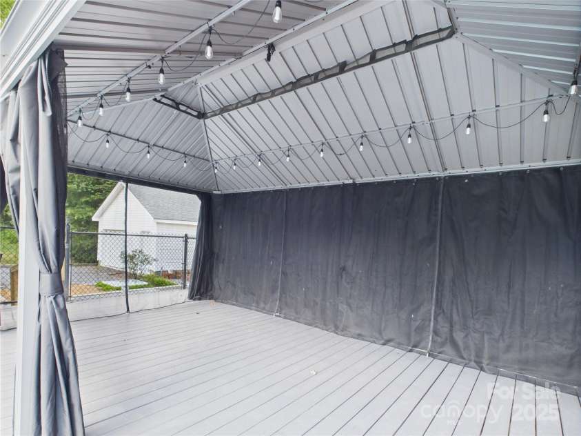 1416 23rd Avenue, Hickory, NC 28601.  MLS# CAR4283128, YatesRealty ID 27558. 