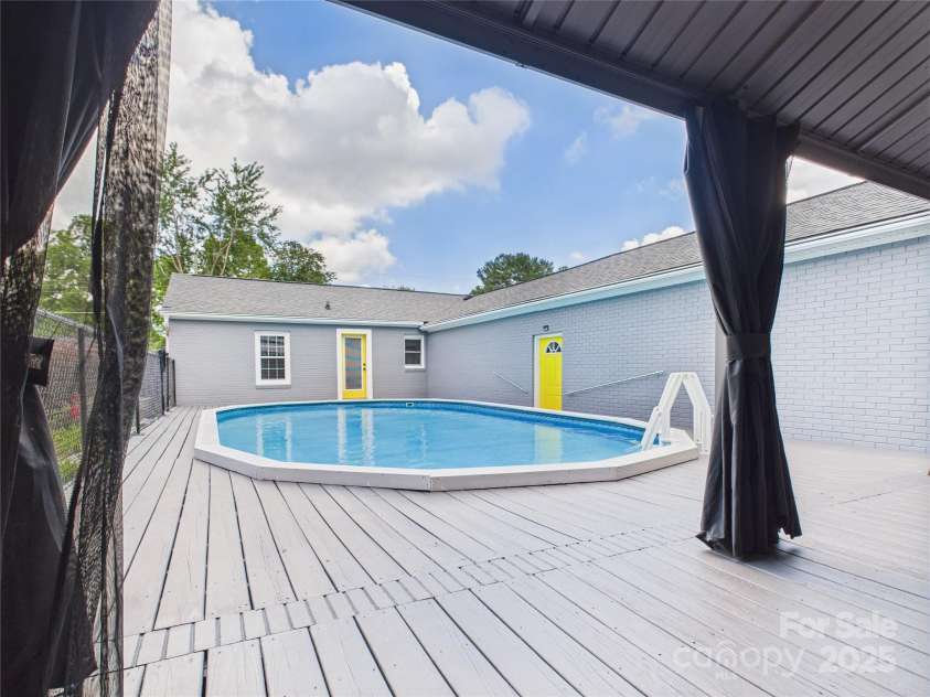 1416 23rd Avenue, Hickory, NC 28601.  MLS# CAR4283128, YatesRealty ID 27558. 