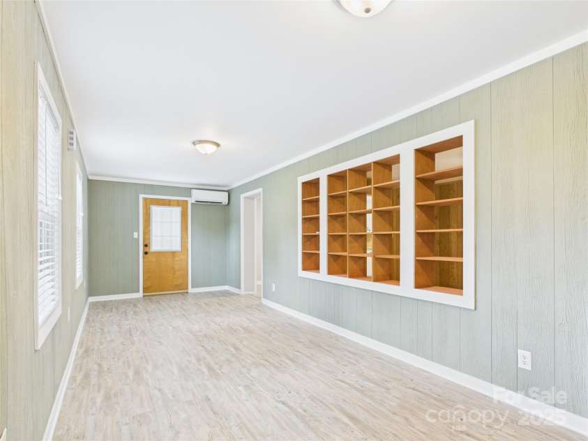 1416 23rd Avenue, Hickory, NC 28601.  MLS# CAR4283128, YatesRealty ID 27558. 