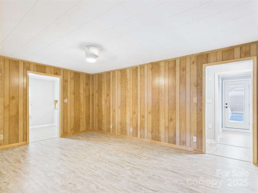 1416 23rd Avenue, Hickory, NC 28601.  MLS# CAR4283128, YatesRealty ID 27558. 