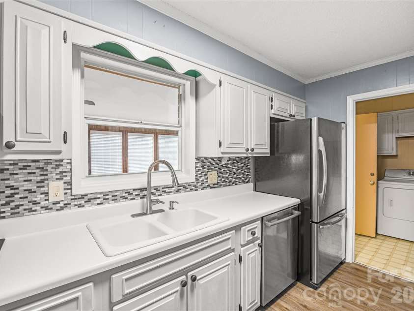 2430 Old Cedarwood Drive, Concord, NC 28027.  MLS# CAR4380916, YatesRealty ID 27558. 