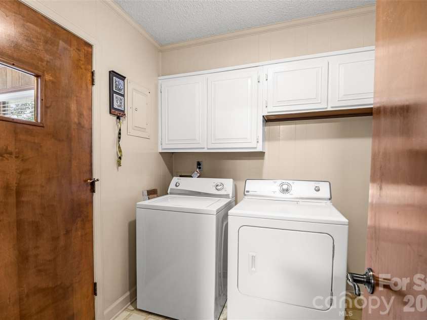 2430 Old Cedarwood Drive, Concord, NC 28027.  MLS# CAR4380916, YatesRealty ID 27558. 