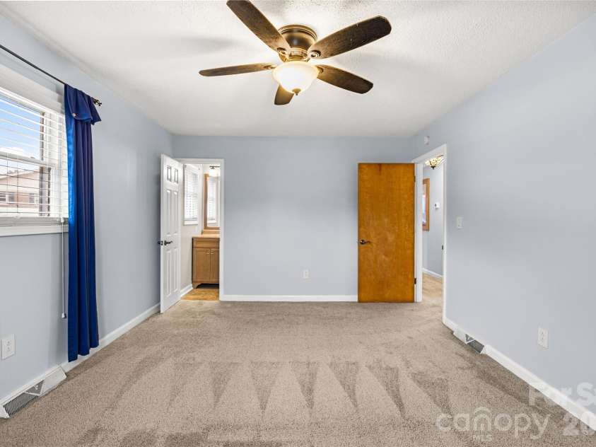 2430 Old Cedarwood Drive, Concord, NC 28027.  MLS# CAR4380916, YatesRealty ID 27558. 