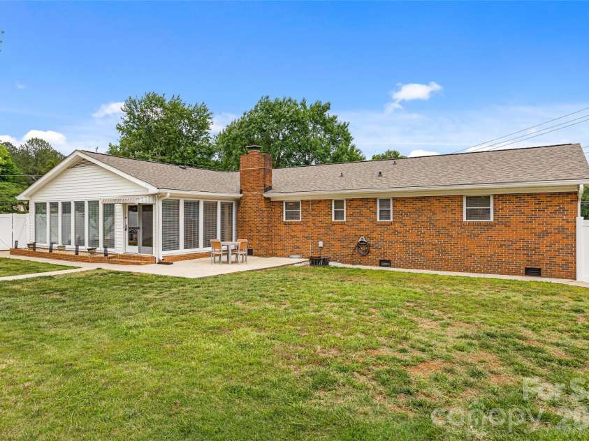 2430 Old Cedarwood Drive, Concord, NC 28027.  MLS# CAR4380916, YatesRealty ID 27558. 