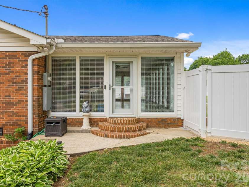 2430 Old Cedarwood Drive, Concord, NC 28027.  MLS# CAR4380916, YatesRealty ID 27558. 