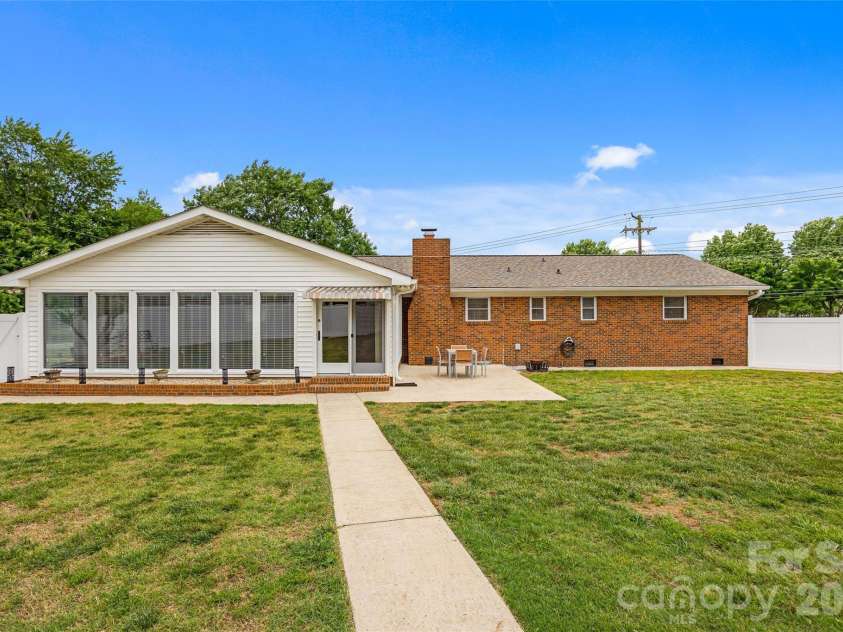2430 Old Cedarwood Drive, Concord, NC 28027.  MLS# CAR4380916, YatesRealty ID 27558. 
