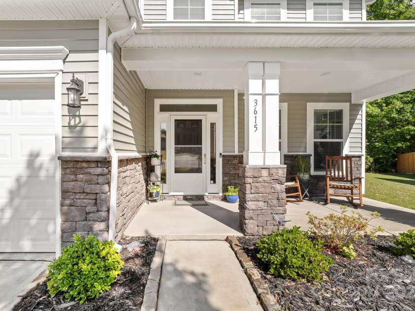3615 Alamito Lane, Charlotte, NC 28214.  MLS# CAR4255888, YatesRealty ID 27559. 