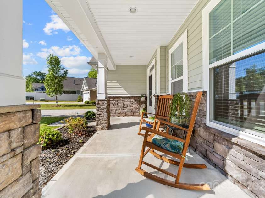 3615 Alamito Lane, Charlotte, NC 28214.  MLS# CAR4255888, YatesRealty ID 27559. 