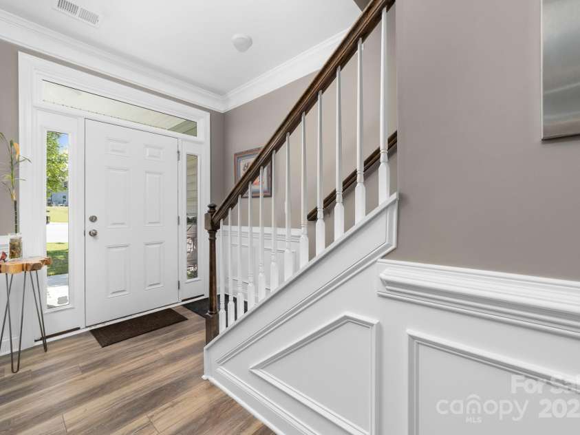 3615 Alamito Lane, Charlotte, NC 28214.  MLS# CAR4255888, YatesRealty ID 27559. 