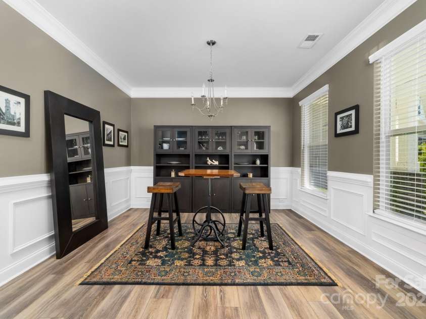 3615 Alamito Lane, Charlotte, NC 28214.  MLS# CAR4255888, YatesRealty ID 27559. 