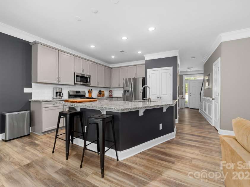 3615 Alamito Lane, Charlotte, NC 28214.  MLS# CAR4255888, YatesRealty ID 27559. 