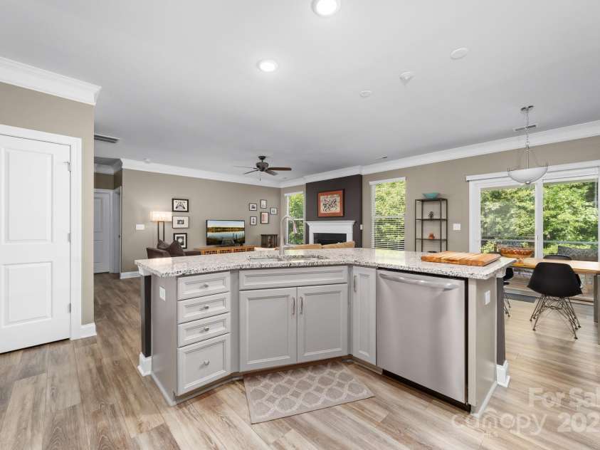3615 Alamito Lane, Charlotte, NC 28214.  MLS# CAR4255888, YatesRealty ID 27559. 
