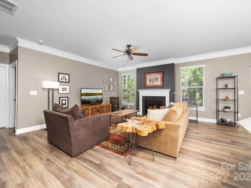 3615 Alamito Lane, Charlotte, NC 28214.  MLS# CAR4255888, YatesRealty ID 27559. 