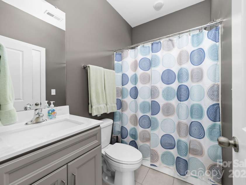 3615 Alamito Lane, Charlotte, NC 28214.  MLS# CAR4255888, YatesRealty ID 27559. 