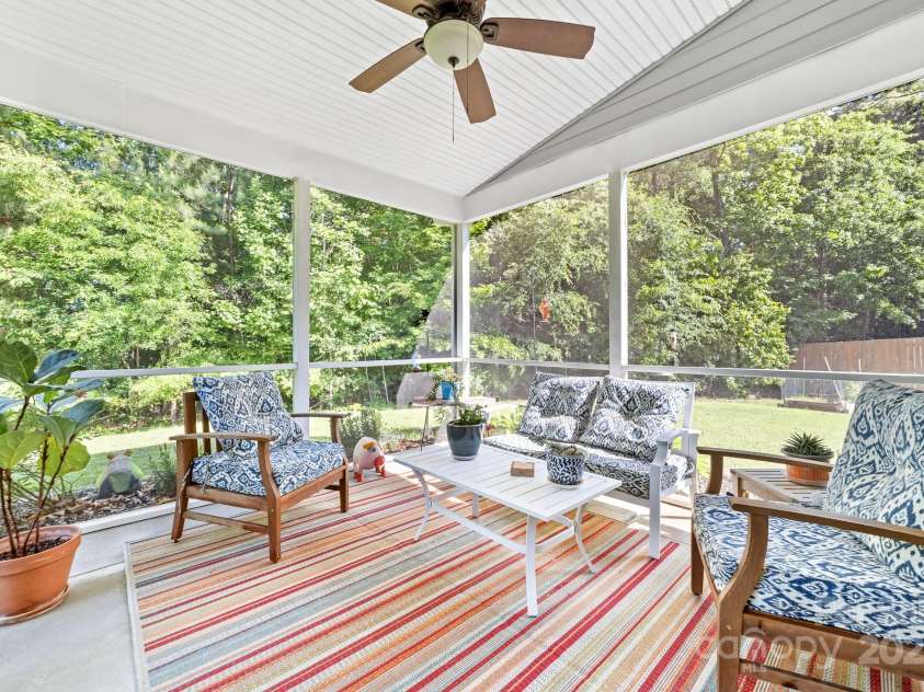 3615 Alamito Lane, Charlotte, NC 28214.  MLS# CAR4255888, YatesRealty ID 27559. 