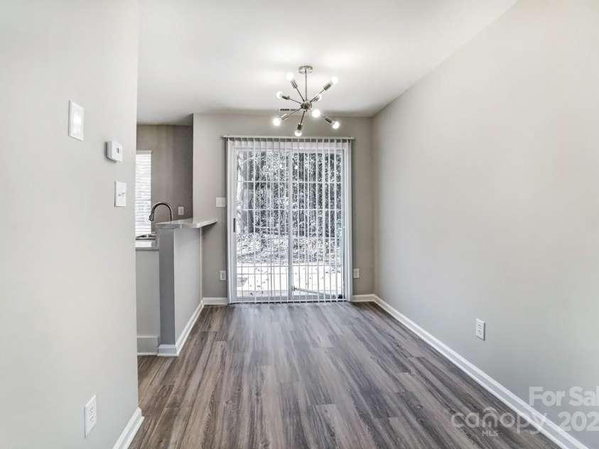 6210 Windsor Gate Lane, Charlotte, NC 28215.  MLS# CAR4230445, YatesRealty ID 2756. 