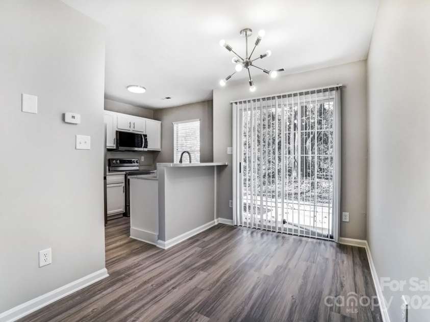 6210 Windsor Gate Lane, Charlotte, NC 28215.  MLS# CAR4230445, YatesRealty ID 2756. 